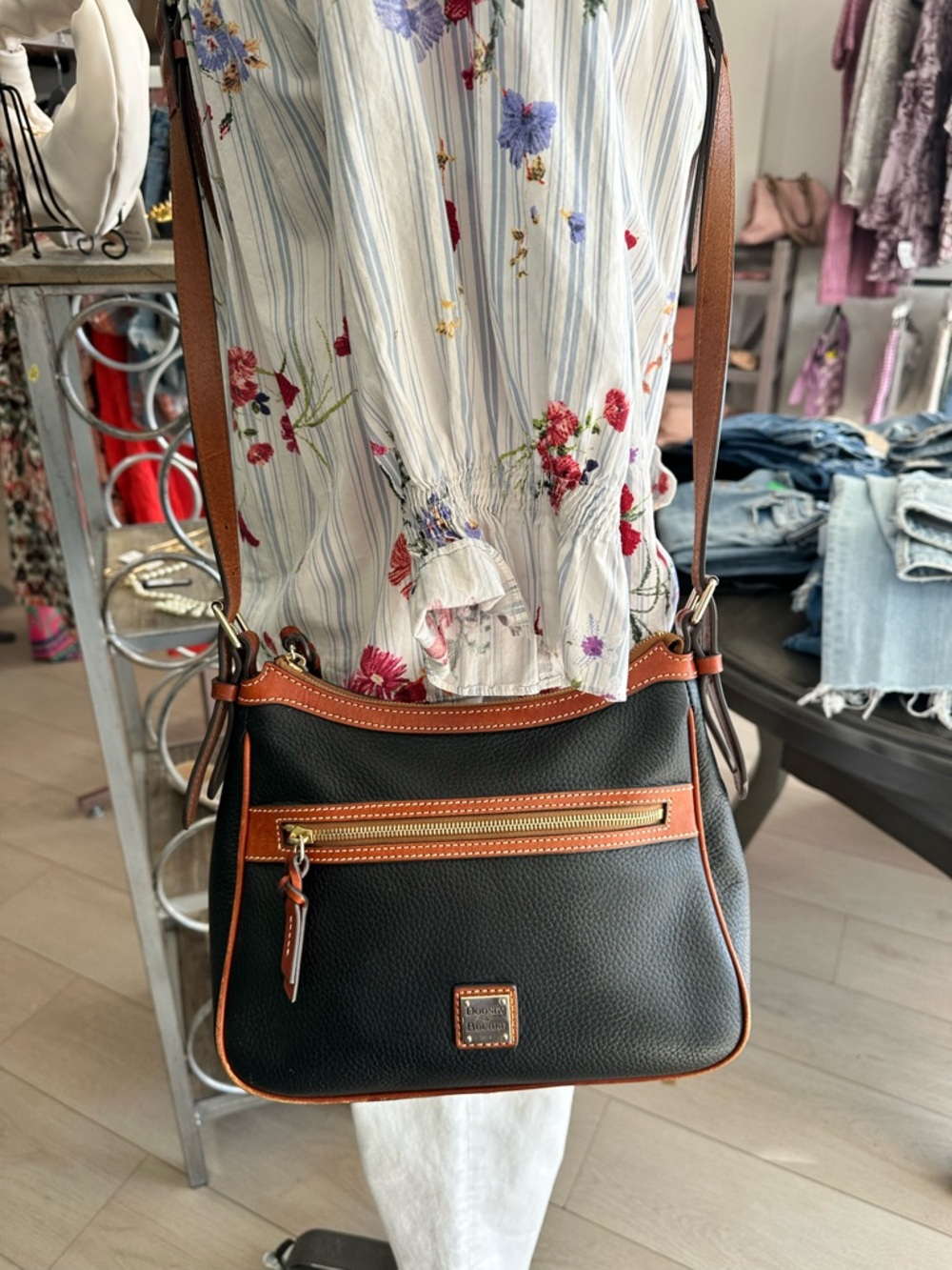 Dooney & Bourke Pebble Grain Piper Crossbody Black Tan Leather Bag - Picture 4 of 9